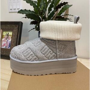 Classic Mini Platform Felted Boot - Sz 7/38